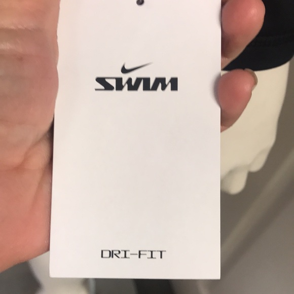 Nike Athletic/Athleisure/Swim L/S Tee, NWT! - Picture 5 of 8